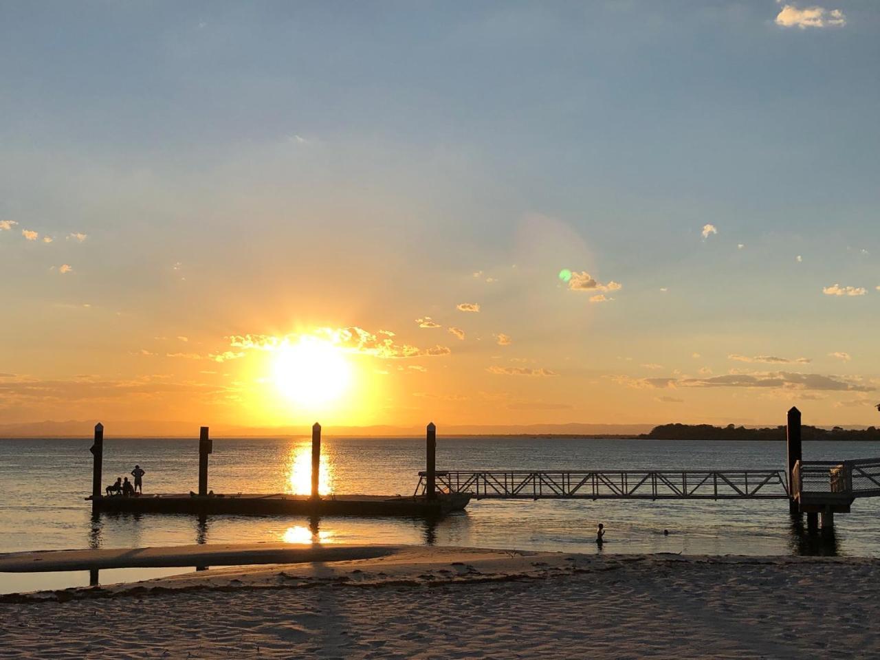 Bribie Island Hotel Bellara Экстерьер фото